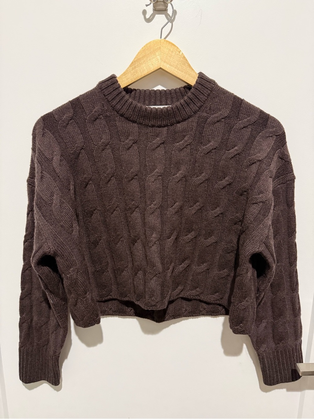 Aritzia Cropped Cable Knit Sweater - Dark Brown - XXS